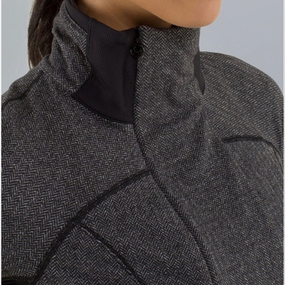 Lululemon Base Runner 1/2 Zip Heathered Herringbone Heathered Black size 10 - Picture 4 of 16